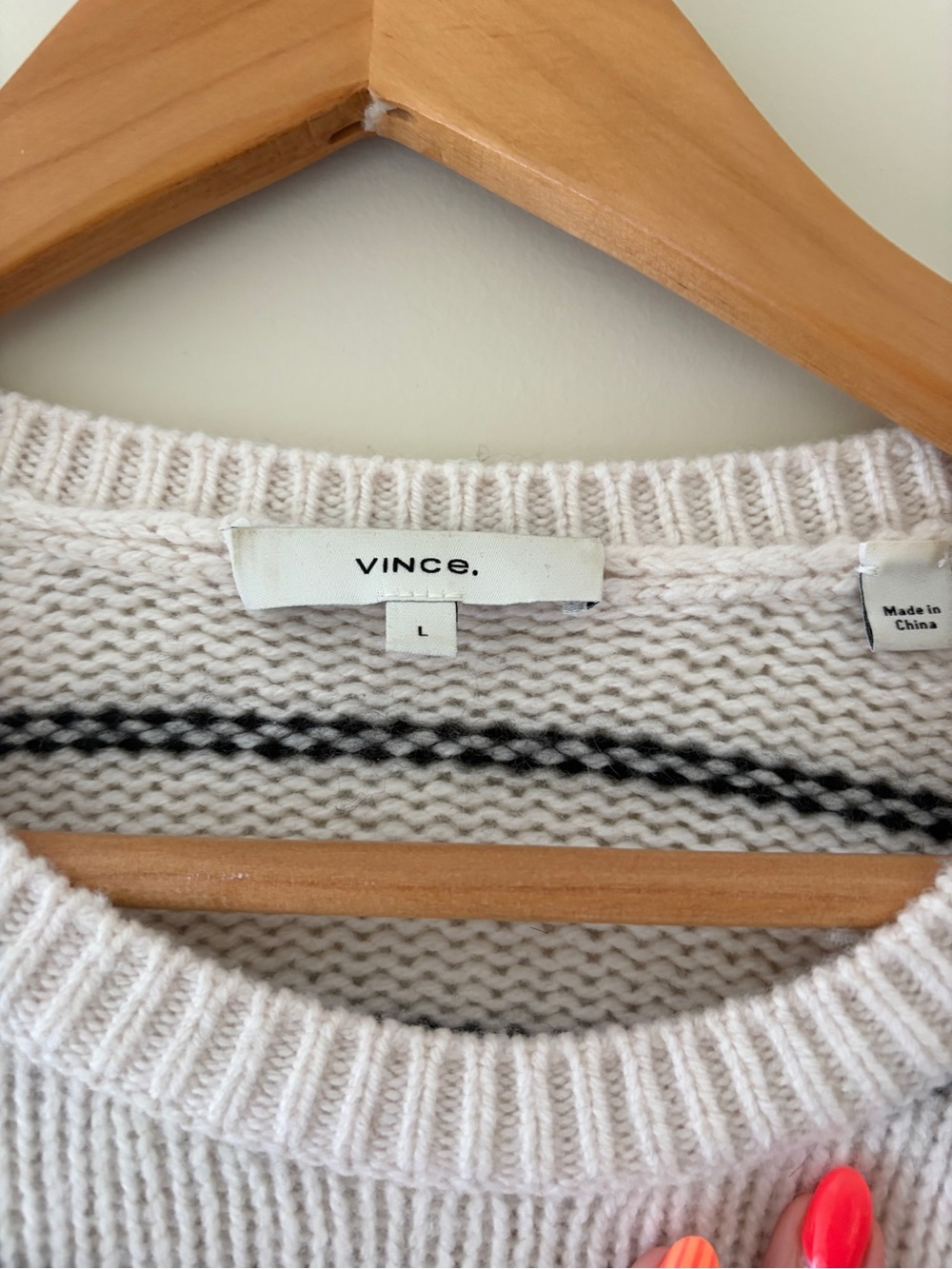 100% Cashmere Vince White Crewneck Sweater with Blue stripes - Picture 4 of 4